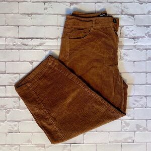 Woman’s Loose Corduroy Pants
